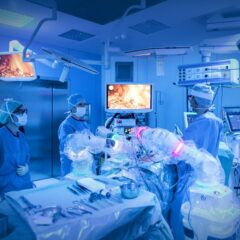 CMR Surgical, il robot Versius entra nelle sale operatorie lombarde